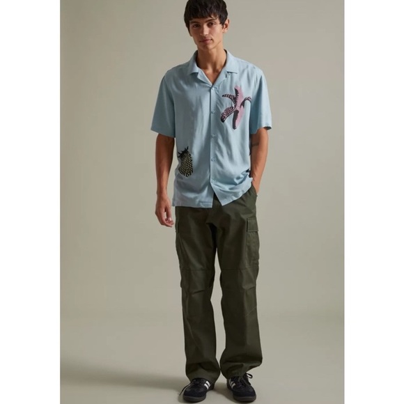 UO Pop Art Graphic Camp Collar Shirt - Picture 3 of 4